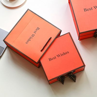Crochet magnétique pré enveloppé de Flip Top Gift Boxes With de carton