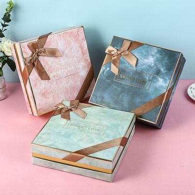 Trois couleurs ajustent l'emballage rigide de boîte d'épaule pour le cadeau de surprise
