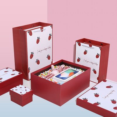 Emballage de luxe de boîte-cadeau de rouge à lèvres de modèle de fraise pour le jour de valentines
