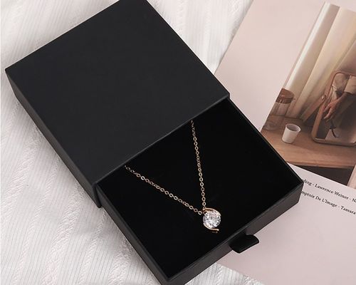 Boîte à bijoux de papier noire avec l'emballage de boîte de collier d'anneau de carton de tiroirs