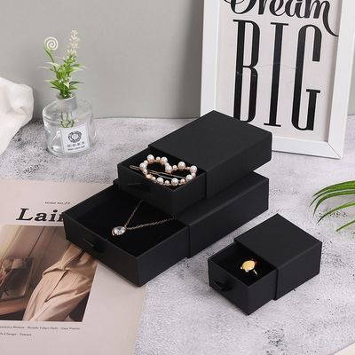Boîte à bijoux de papier noire avec l'emballage de boîte de collier d'anneau de carton de tiroirs