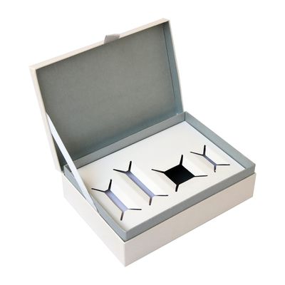 Le blanc a réutilisé les boîte-cadeau cosmétiques 25*20.5*7.5cm pour le parfum de crème d'oeil