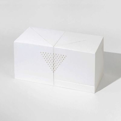 Les boîte-cadeau cubiques magnétiques de parfum, boîte-cadeau de porte à deux battants ont adapté la taille aux besoins du client