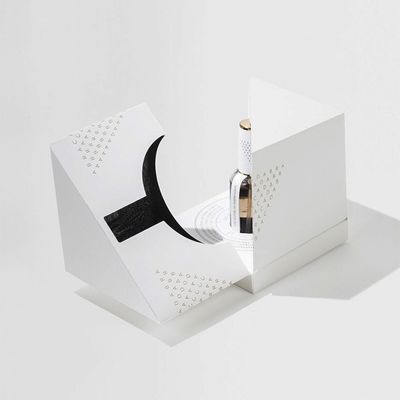 Les boîte-cadeau cubiques magnétiques de parfum, boîte-cadeau de porte à deux battants ont adapté la taille aux besoins du client