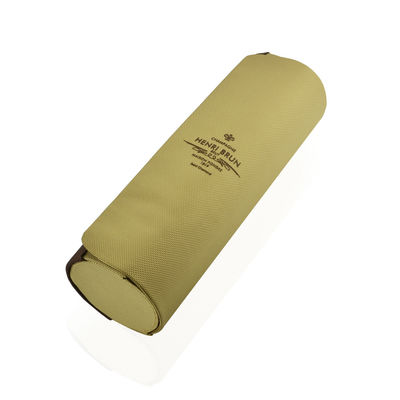 Le rouleau beige forment les boutons magnétiques de Champagne Gift Box With Two