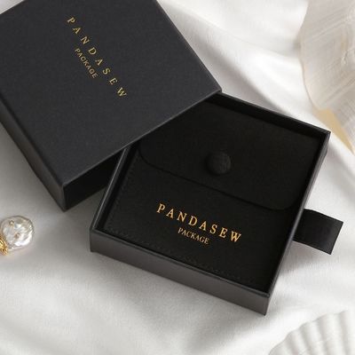 A annoncé Logo Cardboard Jewelry Packaging Box avec la poche de Microfiber