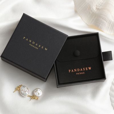 A annoncé Logo Cardboard Jewelry Packaging Box avec la poche de Microfiber