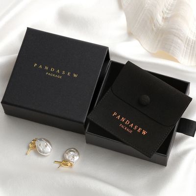A annoncé Logo Cardboard Jewelry Packaging Box avec la poche de Microfiber