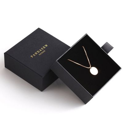 Retirez la boîte noire de collier de carton avec l'éponge épaisse de 1.5cm
